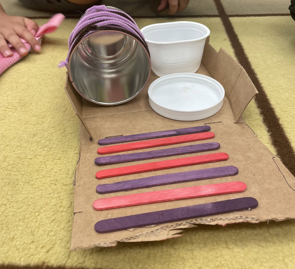 ms_greenwald's tweet photo. Today was my last day teaching Ann Arbor’s SLI! I feel so grateful for these past 4 weeks. I have learned so much from these 1st graders. 
•
Today we became activist and created some awesome bird feeders! #1stgradeteacher https://t.co/eO9P8JcNbl