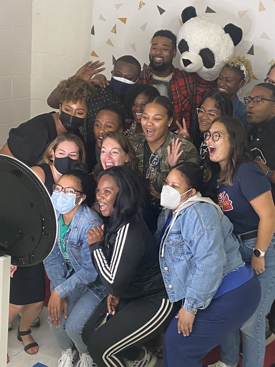 HylaMonet's tweet photo. New Staff Orientation…1 of my fav wks of the school yr. Building relationships w/my new staff is a joys&I’m excited to see this crew in action!! Gotta have the best for my geniuses!! 💚🐼#sy22 #newstaff #newschoolyear #newgoals #education #geniusawakening @KindeziSchool https://t.co/YQRD6hlUgo