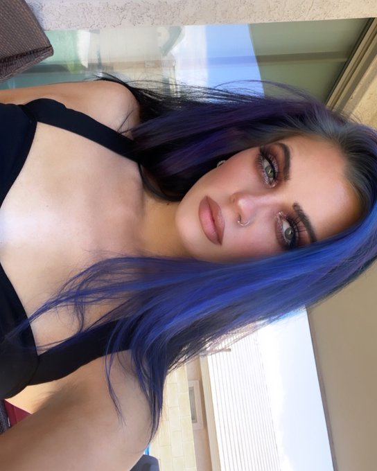 💙🖤 https://t.co/SjEXHb0G1b