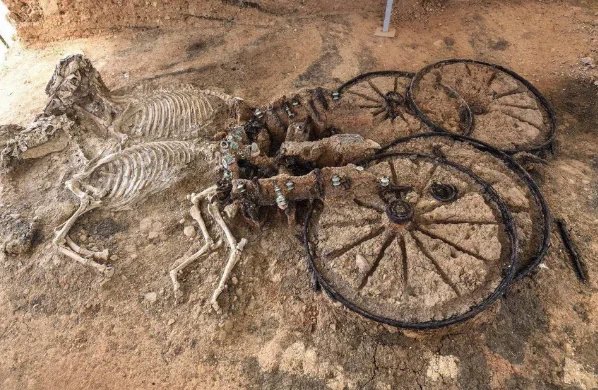 ブルガリアで発掘！？2000年前の戦車が発見される！