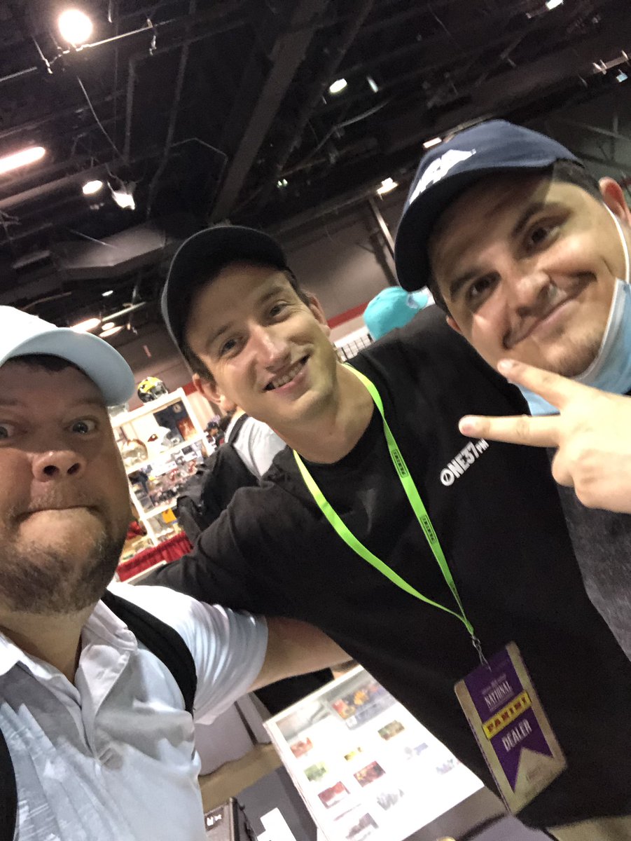 BigJaise's tweet photo. @nsccshow @CardTalkPod @SlabStox Thank you for the opportunity to take selfie’s! Love what you guys do! 🔥 🔥 🔥 @Cardcollector2 I’ll catch you next time Busy Full show! #collectthings #sellthings https://t.co/cDi61Vduv5