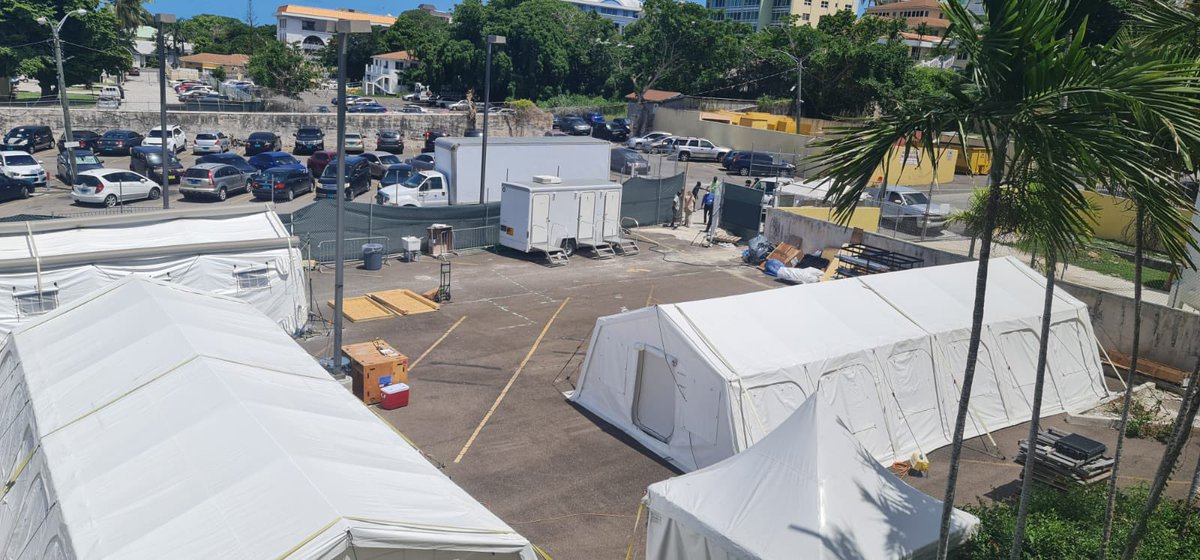minnis_dr's tweet image. PMH is boosting its capacity to care for COVID patients with help from @SamaritansPurse with the addition of 2 medical tents and 18 beds. Thank you Samaritan’s Purse for once again proving to be a true friend to The Bahamas.
