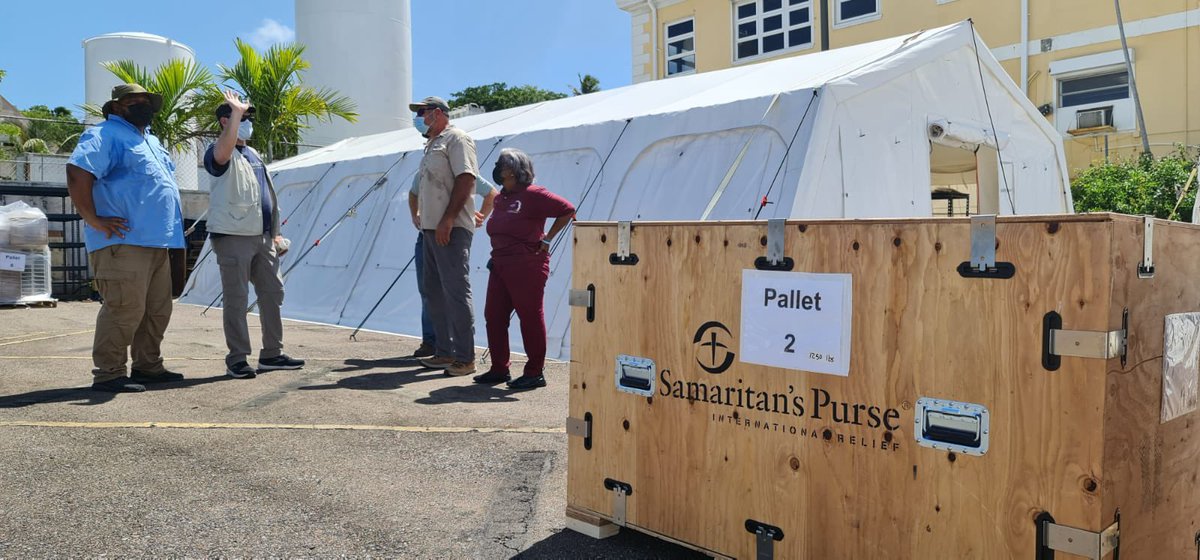 minnis_dr's tweet image. PMH is boosting its capacity to care for COVID patients with help from @SamaritansPurse with the addition of 2 medical tents and 18 beds. Thank you Samaritan’s Purse for once again proving to be a true friend to The Bahamas.