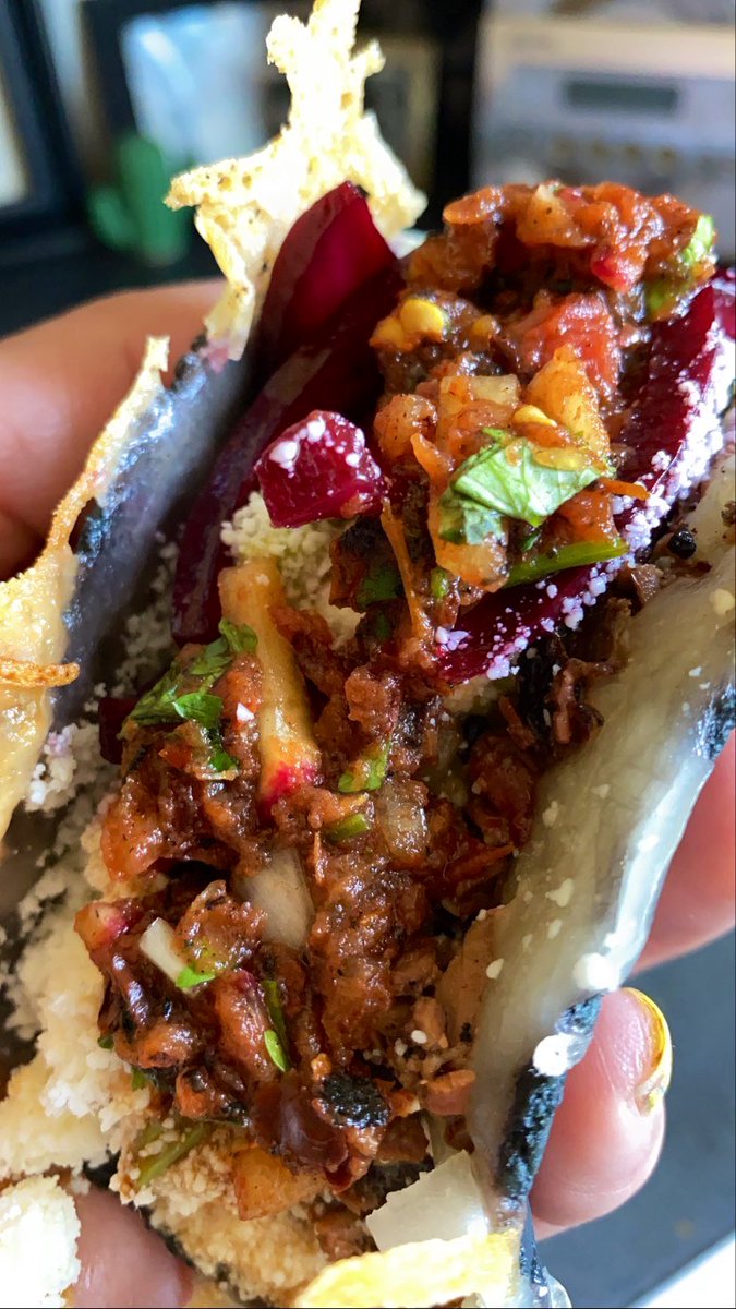 Librarygal05's tweet photo. Best TACOS in town @VillasTacosLA 🌮 #HLP https://t.co/jbRoNoALuv