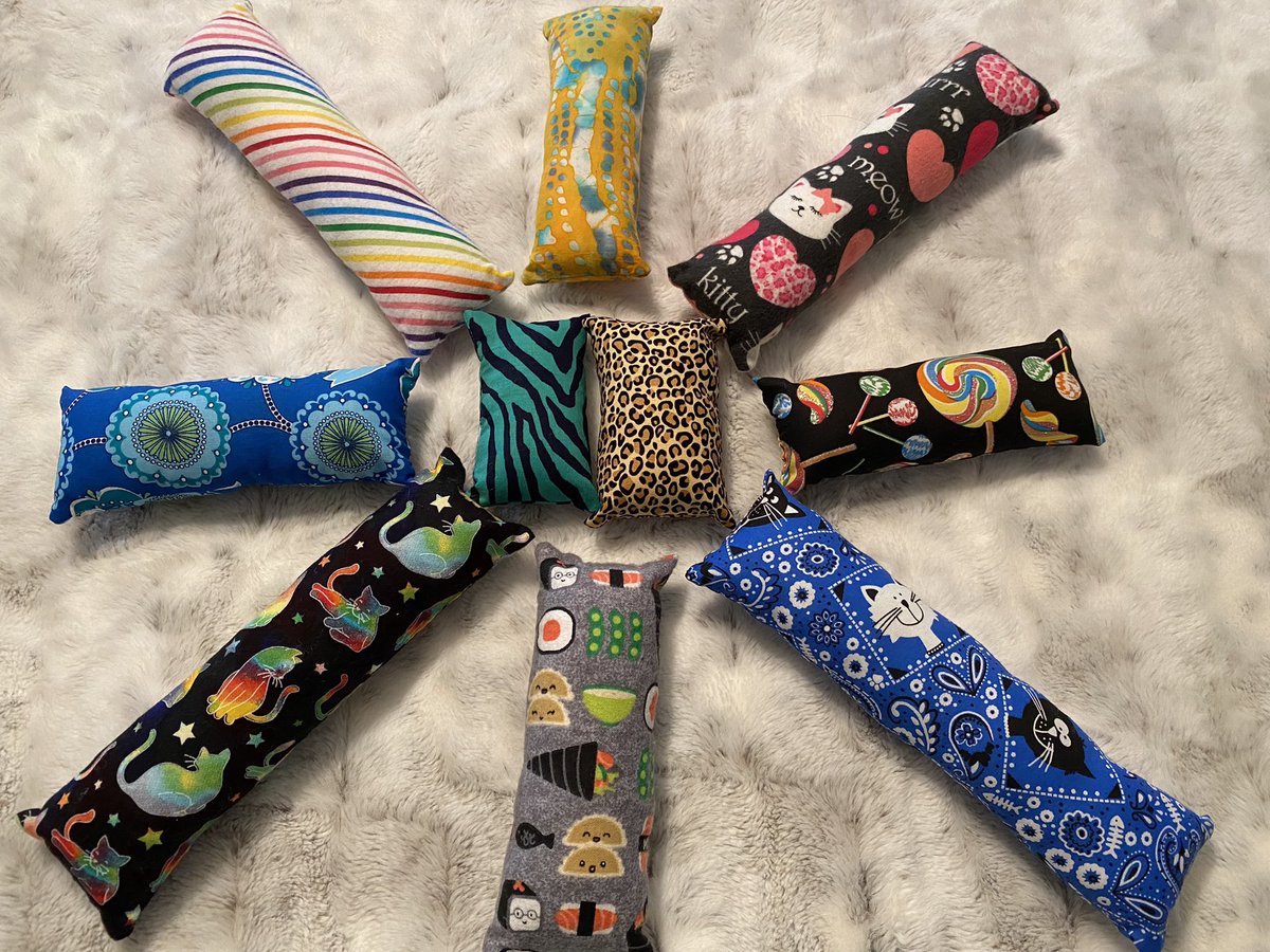 thecatnipfairy's tweet image. #treatyocat #catnipkickers