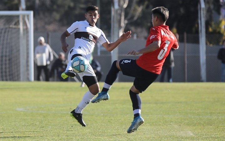 Club Atlético Platense 🇬🇧 on X: [Reserve] #TorneoLPF 🏆 #Date4 1️⃣1️⃣📸  © ️ Protocol photos of the start against Rojo in Galván. Everything # Platense supports you, Franco Valentini 💪🏼 #VamosCalamares🦑   / X