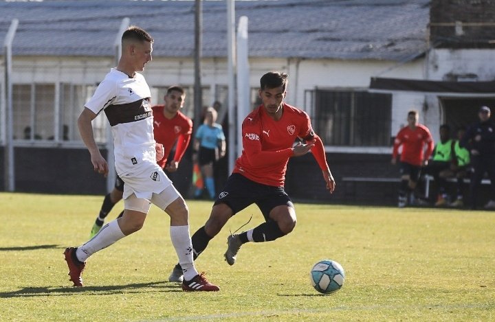 Club Atlético Platense 🇬🇧 on X: [Reserve] #TorneoLPF 🏆 #Date4 1️⃣1️⃣📸  © ️ Protocol photos of the start against Rojo in Galván. Everything # Platense supports you, Franco Valentini 💪🏼 #VamosCalamares🦑   / X