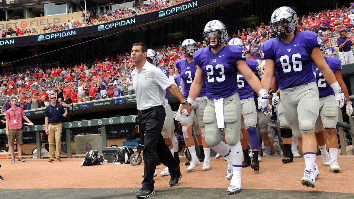 JulianDiedrich2's tweet photo. Blessed and excited to say I have received my first division 1 offer from The University Of St. Thomas! Thanks for this great opportunity @kuchinski8 @Coach_Caruso #rolltoms https://t.co/xw5uvezAQx