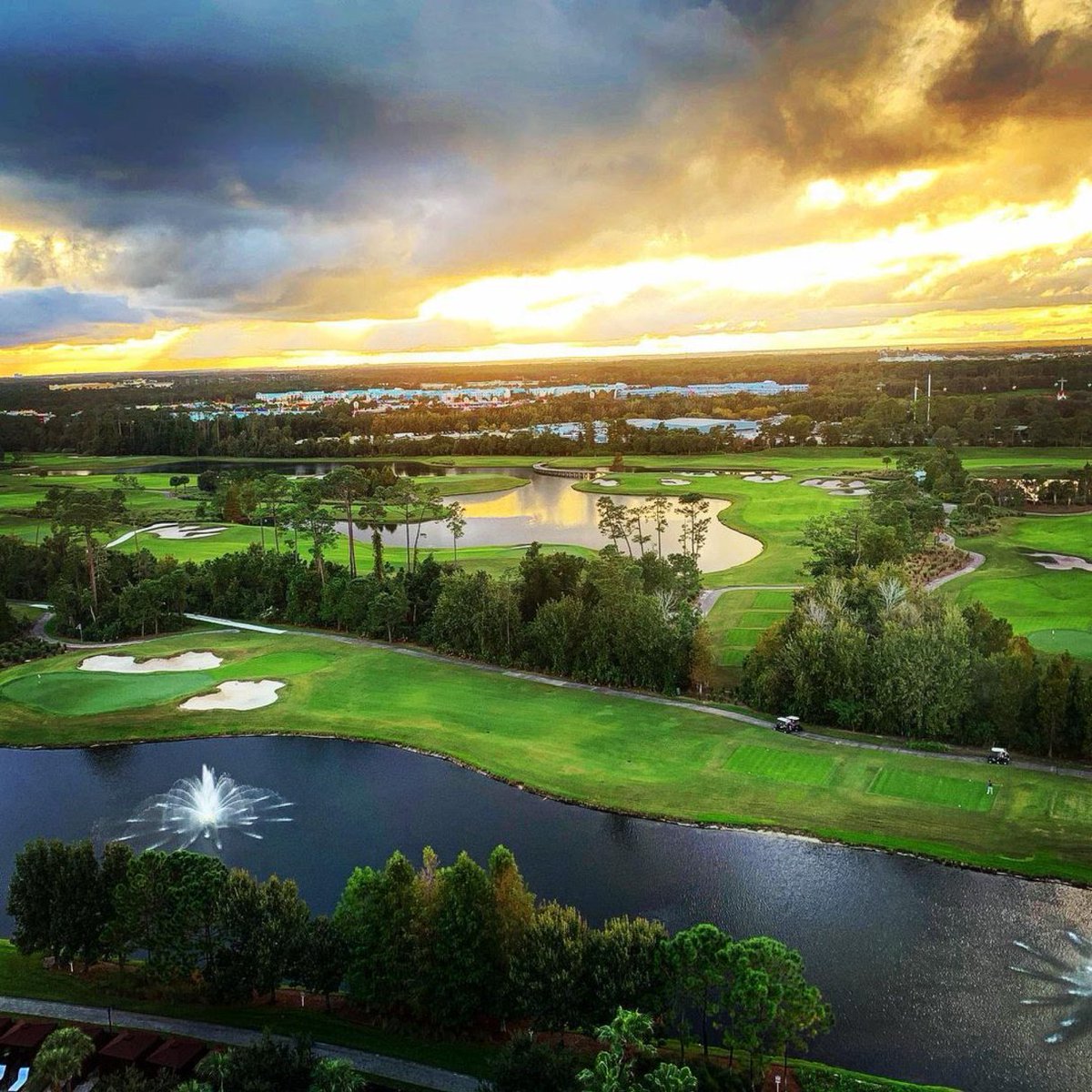 There’s just something majestic about our 18-hole masterpiece at #sunset. Take a swing on our course and transform your tee time into “Me Time”. 📷: <a href="/she__wanders__/">that's what she said</a> #golf #orlandogolf #teetime