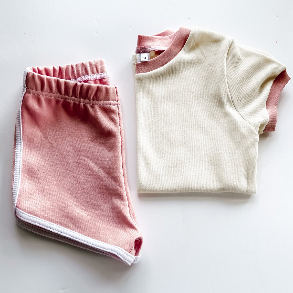 The July drop is live!! Handmade outfits for your little 💞

BabyBleus.com