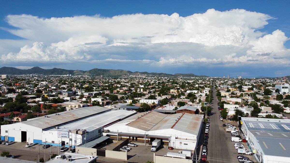 Desde arriba de <a href="/GlobalMet/">GlobalMet</a> <a href="/climahillo/">Jesús Antonio Juvera</a>