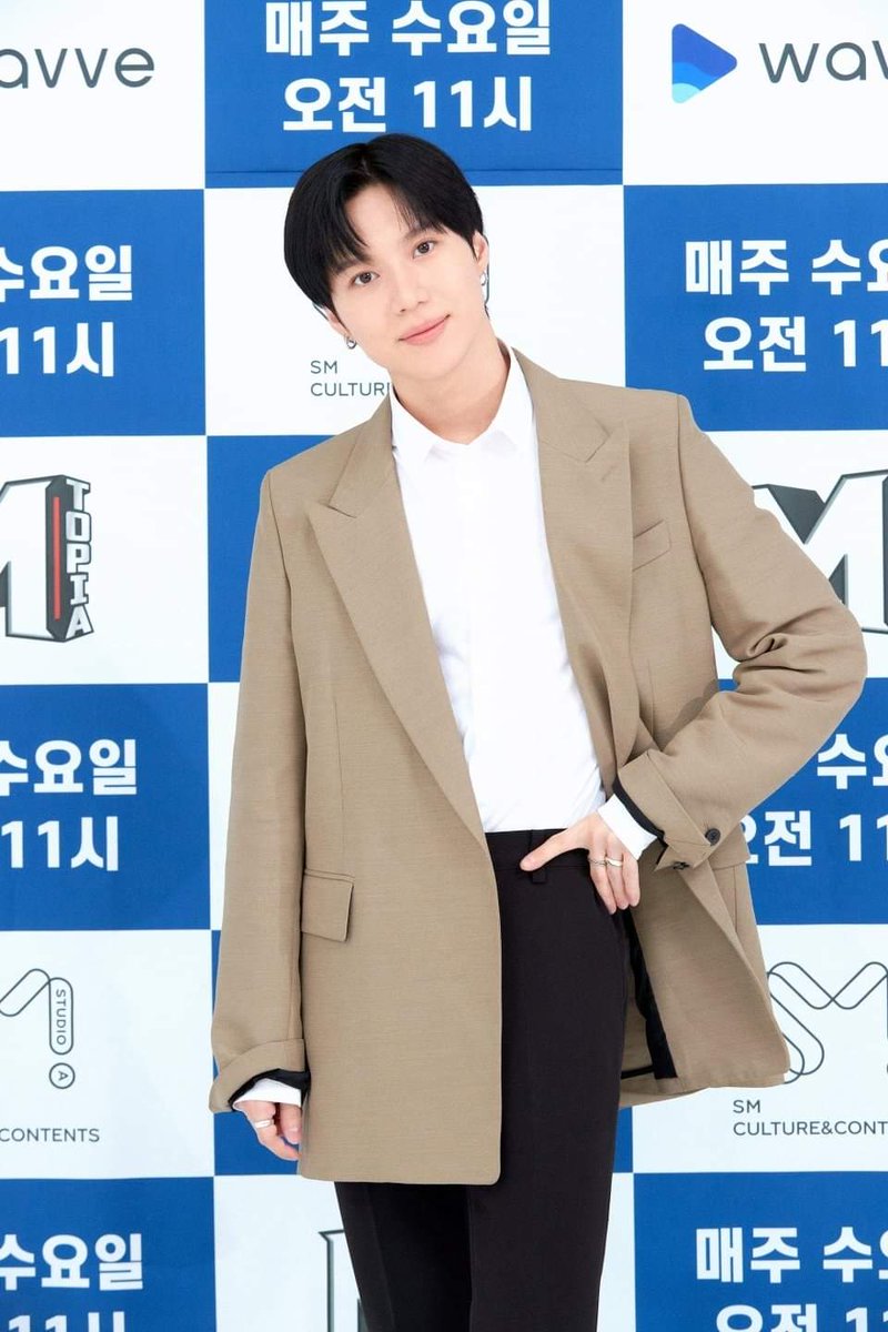 Forever_SHINee's tweet photo. D-487 Taemin 🐥💛

#WaitingForLeeTaemin
#WaitingForOurOnlyAce https://t.co/ps9TdfWGDL