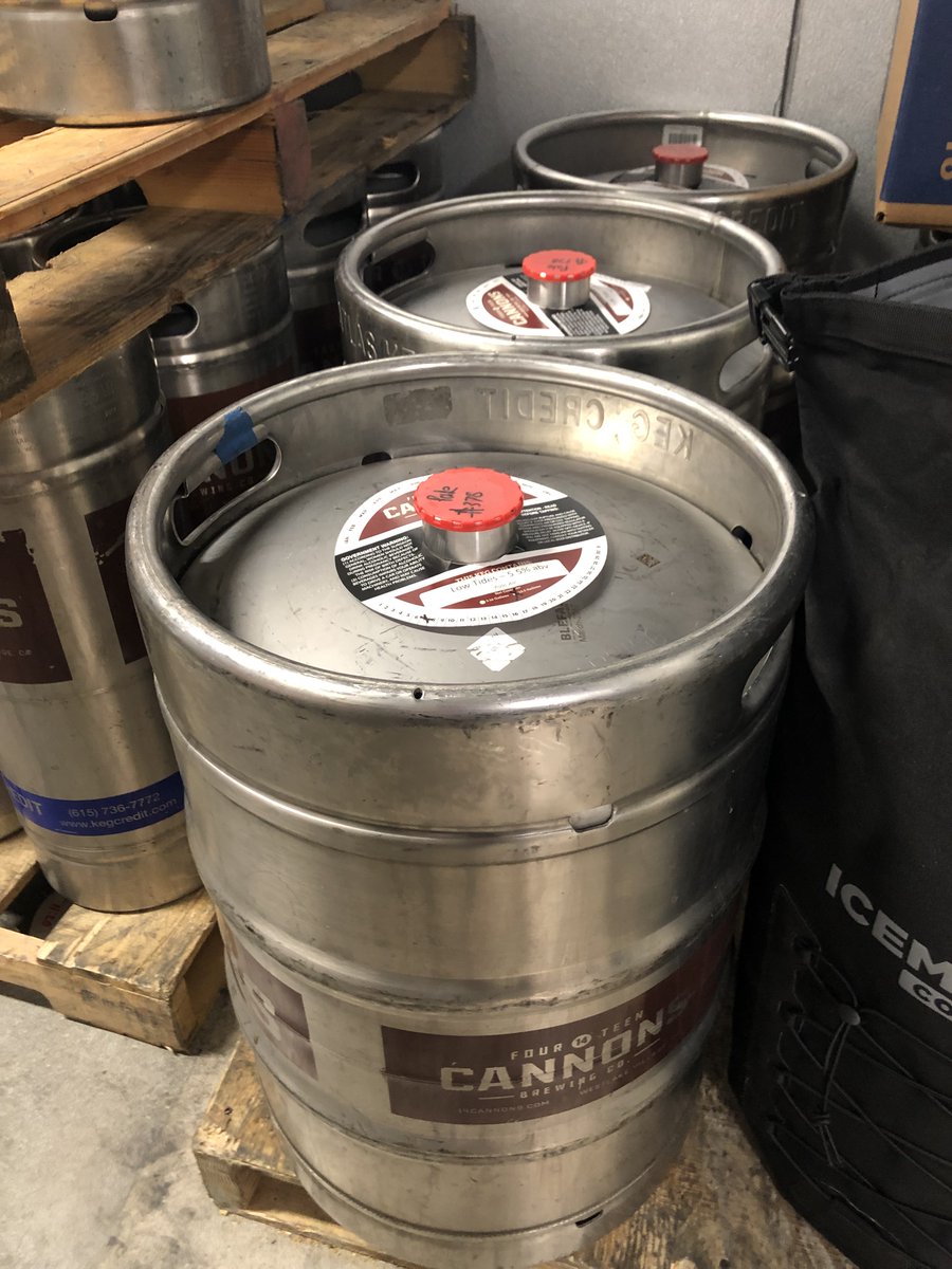 CyberCopy's tweet image. We 💗 14 Cannons! (in Westlake Village, CA). We produce graphics + marketing materials for them. Mesh window graphic for kitchen privacy. 👀 Tags to keep kegs organized. 🍺  
@14cannons
#restaurantgraphics #bargraphics #privacyscreens #environmentalgraphics