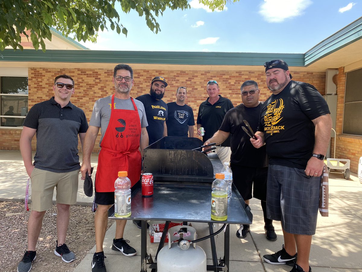 ParklandLibrar1's tweet photo. Good food, great company happening only @ThePark. #BeGlorious #THEDISTRICT @phsmats https://t.co/2BbVEnZT04