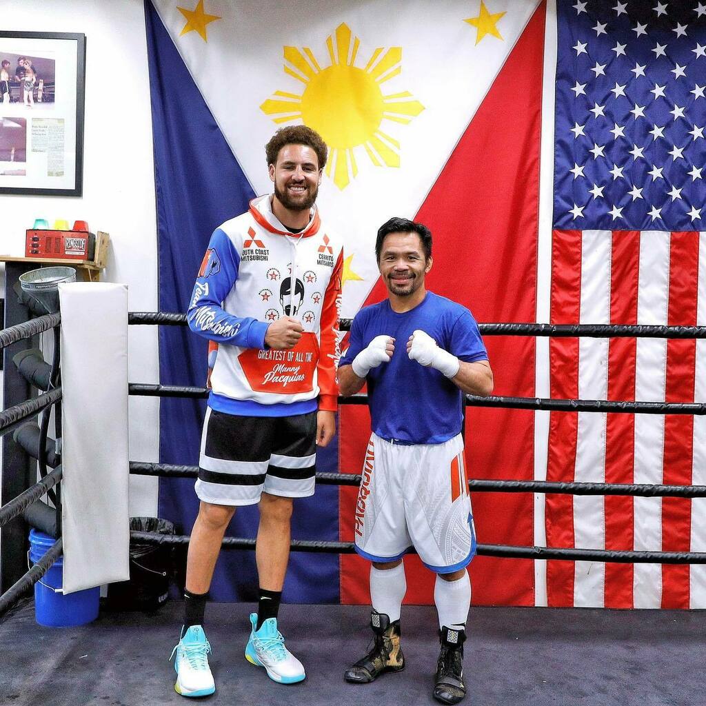 kickspotting's tweet photo. Killas. @klaythompson dropped by @mannypacquiao ‘s training session at wild card gym. 💦🥊
#pacquiao #pacman #killaklay #klaythompson #teamAnta #anta https://t.co/wTNXYWcdWX https://t.co/iX0xPgE2hJ