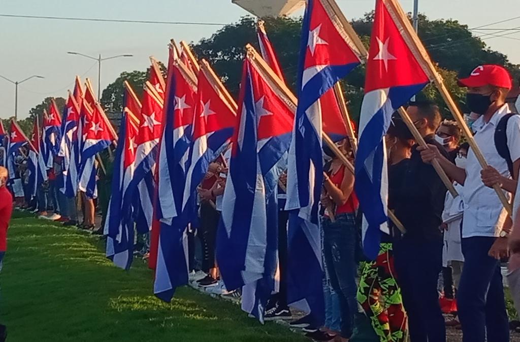 ¿Me ayudan a llegar a 500 seguidores?

Así que #Retwittea 🥳🥳 ya que somos de <a href="/DeZurdaTeam/">DeZurdaTeam</a> y de la <a href="/ujcssp/">UJC Sancti Spíritus</a>.
#PonleCorazón ❤️🖤🇨🇺