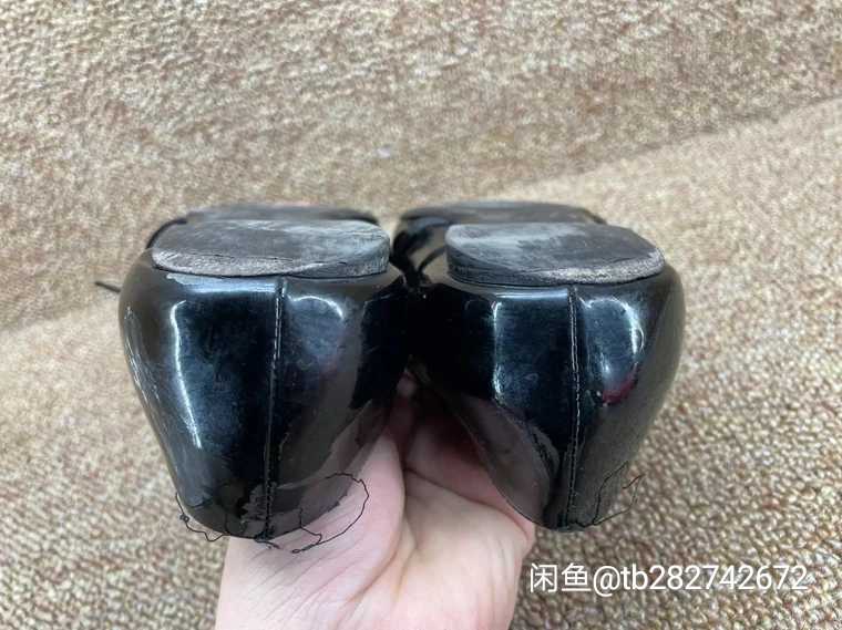 黑色漆皮尖头高跟鞋，真是忍不住，看到都想打飞机 插马眼 澳门 踩射 射鞋 高跟鞋 脚 打胶 插鞋 射鞋 扫楼 丝袜脚 