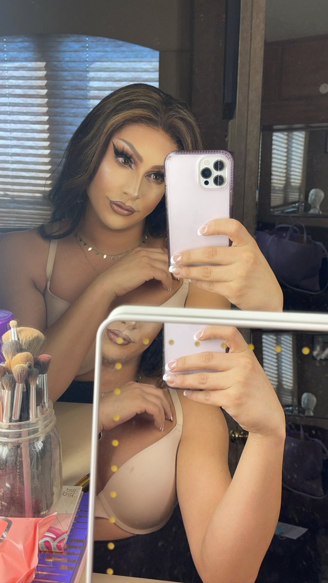 janjanjan's tweet image. Giving you stunning on set vibes