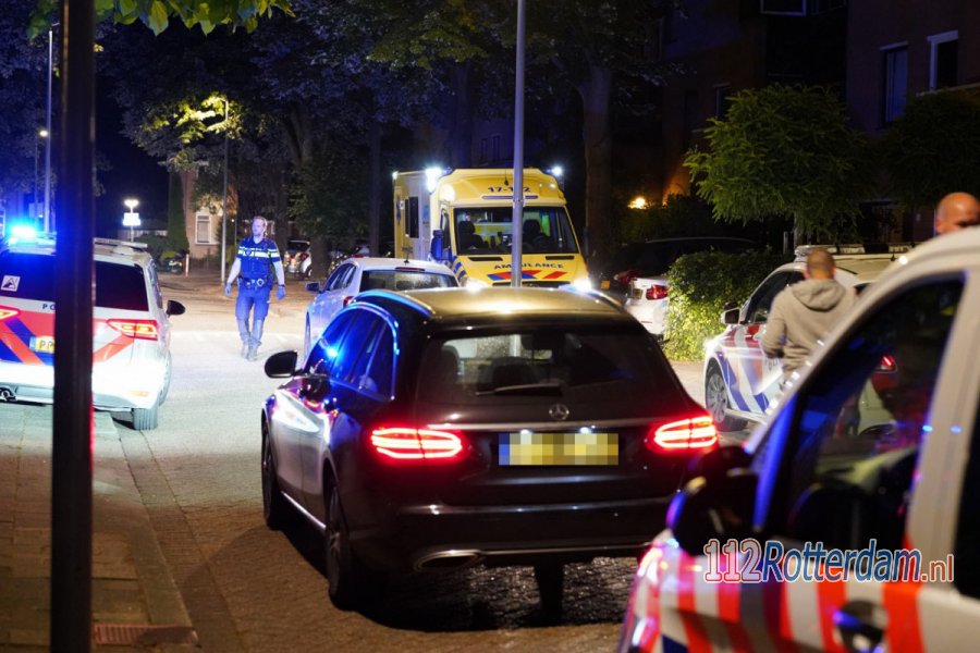 Slachtoffer schietpartij #Rotterdam wordt elders gewond in auto aangetroffen. 112Rotterdam.