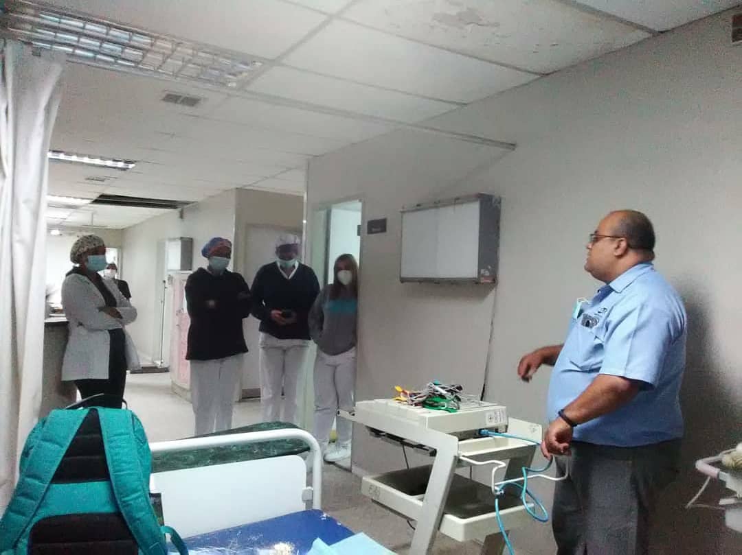 hospimilAragua's tweet photo. Representantes del CICR y los representantes de la Empresa Fugarisa, realizaron inducción sobre el uso y manejo de equipos de soporte vital al personal del Dpto Equipos Médicos, residentes de Pediatría, Anestesiología, Medicina Crítica, Medicina Interna y personal de enfermería https://t.co/aniymJ15oG