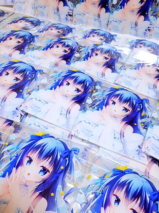 サイン入れしてるよー💙✨ 