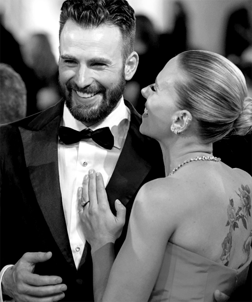 CEvansNews's tweet photo. 📌 | All our support to Scarlett Johansson and wishing her good luck in her lawsuit against Disney! 💙 https://t.co/gsEC4klsyW