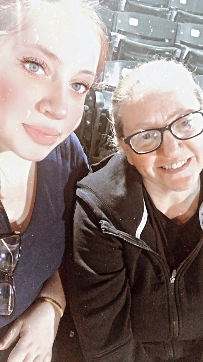 ASPIRINGMODEL20's tweet image. #rocthesummer #RedWings #baseball