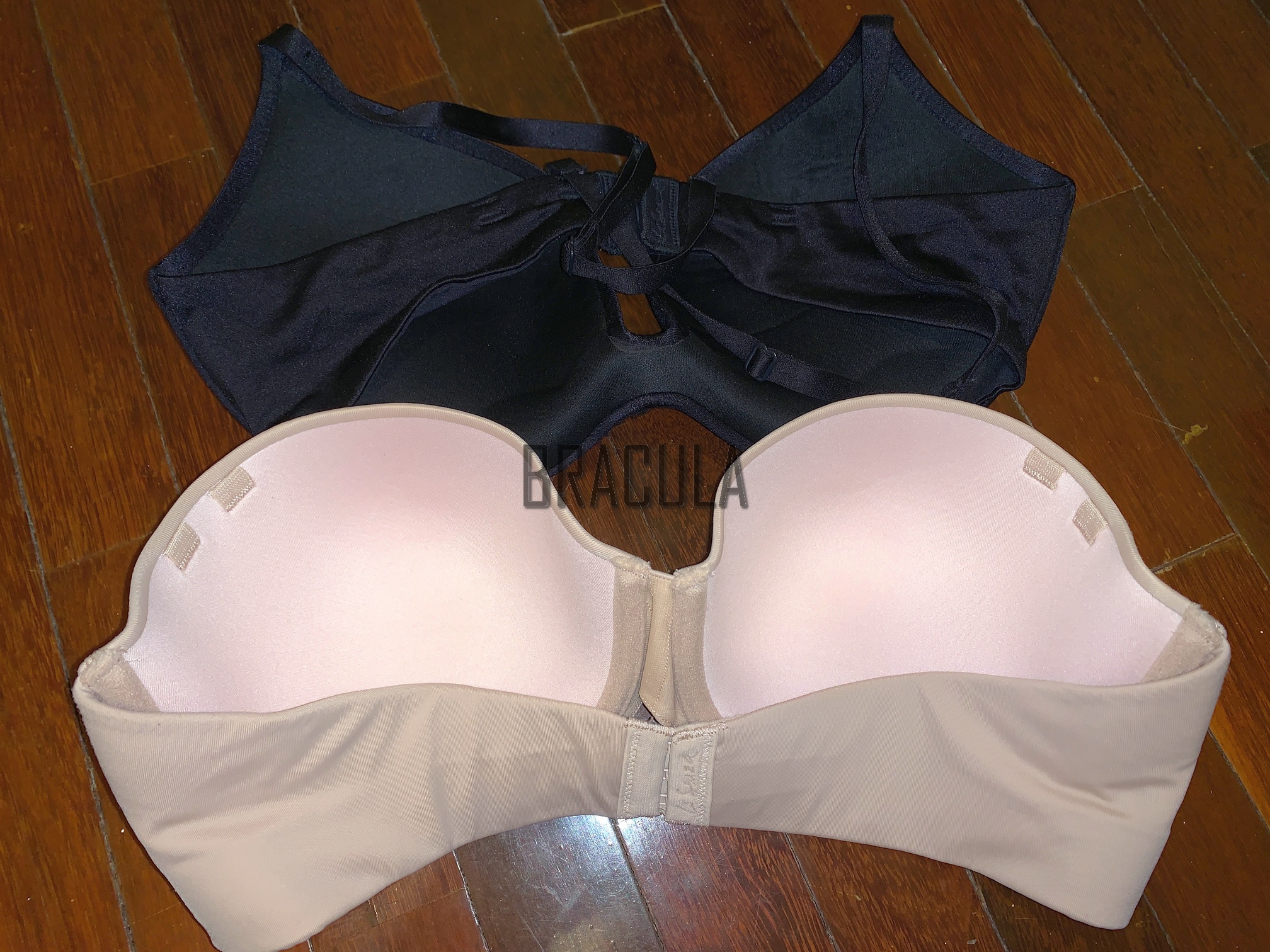 Bracula on X: Since you guys like D cup bras so much, here are TWO La  Senza D cup bras. Hope you like the big bra cups. Can you guess the band