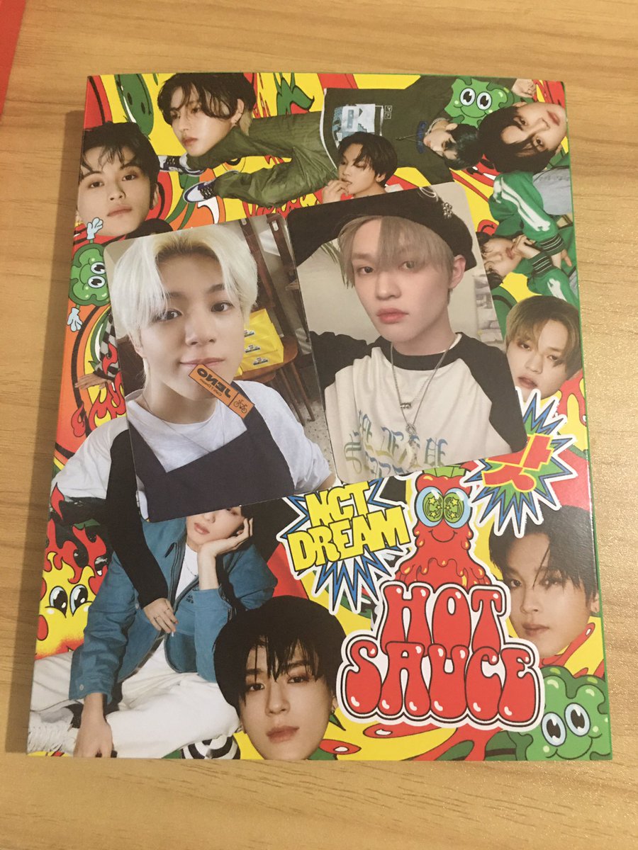 U_Ulann's tweet photo. JENO LEE masyado mo namang ginalingan??!!😭 lahat ng albums ng hot sauce ko may pc ka brad. 
pero at least 3 pcs umuwi naman si renjun and posters si bibi jisung 🥺

certified jeno and lele magnet nako😭
@letsloveph received na po pala tenchuu!!! i appreciate the freebie https://t.co/NjEMZzGk8w