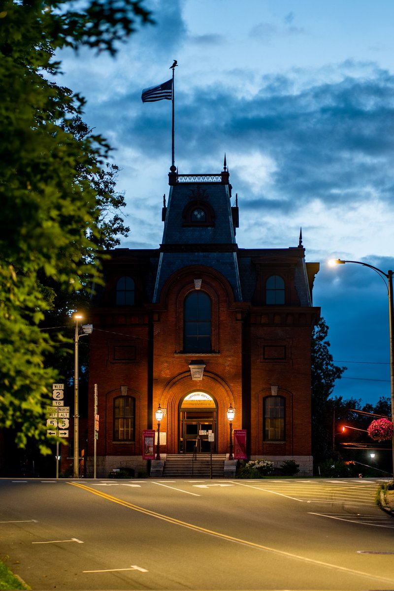 binitestudios's tweet photo. Went out tonight. Got this dusk photo before it clouded up...
•
#photographer #photography #dusk #building #buildingphotography #architecture #sonya7iii #binitestudios #night #nightphotography #pro #clouds #library #lights #photooftheday #city https://t.co/qUgCtTwrFp