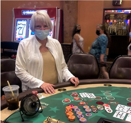HarrahsLaughlin's tweet photo. ๐ฃ ๐ฐ #WINNER Sandra $34,998 Progressive Straight Flush Ultimate Texas Hold'em @HarrahsLaughlin #harrahslaughlin #caesarsrewards #caesarsentertainment #progressivetablegames Must be 21 or older to gamble. Know When To Stop Before You Start.ยฎ Gambling Problem? Call 1-800-522-4700. https://t.co/9n54bivKtQ