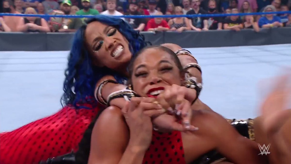 Sasha Banks Attacks Bianca Belair To Ends SmackDown