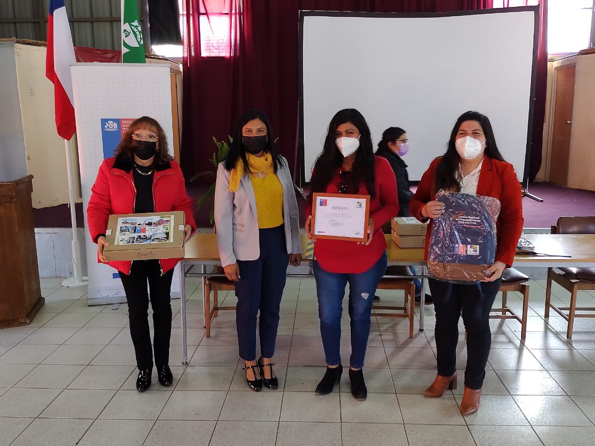 👏🏻 Hoy, certificamos a emprendedores y emprendedoras de #RíoHurtado, quienes participaron en el programa Concurso Regional de Emprendimiento, CREE, del #FOSIS y el Gobierno Regional, recibiendo capacitación y financiamiento para sus negocios 🤩💪🏻