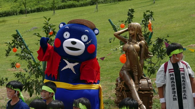 One Piece Nami Also Gets Her Statue In Japan Nintendo Universe Shogi Pineapple