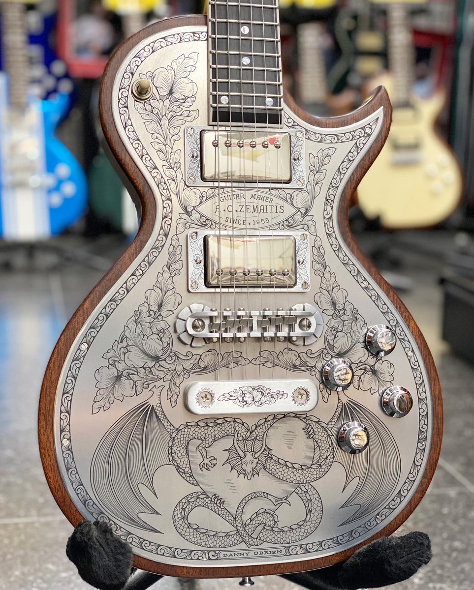 gakkicenter's tweet photo. カスタムショップの #ゼマイティス「CS24MF DRAGON&HEART NT」がキズありアウトレットでお買い得です✊
詳しくは、当店WEBサイトよりご覧下さい😄
#zemaitis #zemaitisguitars #zemaitisguitar #dragondesign #heartdesign #duralumin #outlet #madeinjapan #ゼマイティスギター #日本製 https://t.co/Cg7U8KWhVw