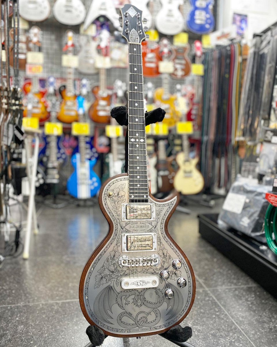 gakkicenter's tweet photo. カスタムショップの #ゼマイティス「CS24MF DRAGON&HEART NT」がキズありアウトレットでお買い得です✊
詳しくは、当店WEBサイトよりご覧下さい😄
#zemaitis #zemaitisguitars #zemaitisguitar #dragondesign #heartdesign #duralumin #outlet #madeinjapan #ゼマイティスギター #日本製 https://t.co/Cg7U8KWhVw