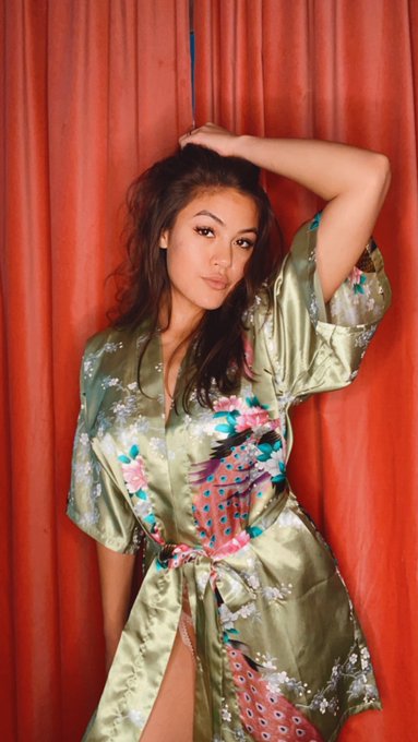 Sub to my free onlyfans 😏 hanging out on there tonight💚 https://t.co/Fl7oOlDxlG<a href="/tag/newprofilepic"class="tags"><span>#newprofilepic</span></a>