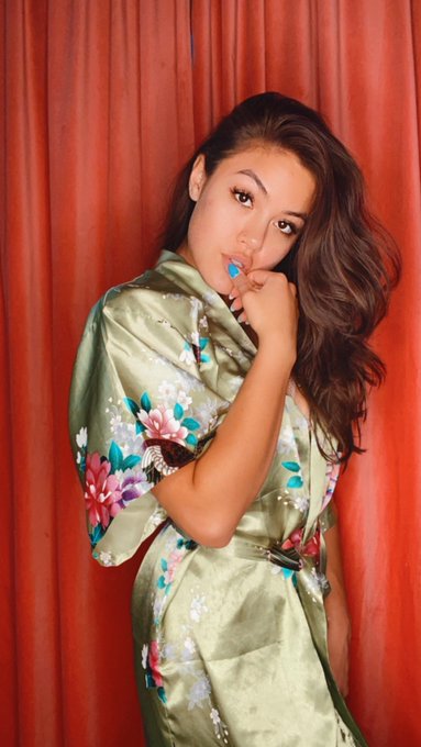 Sub to my free onlyfans 😏 hanging out on there tonight💚 https://t.co/Fl7oOlDxlG<a href="/tag/newprofilepic"class="tags"><span>#newprofilepic</span></a>