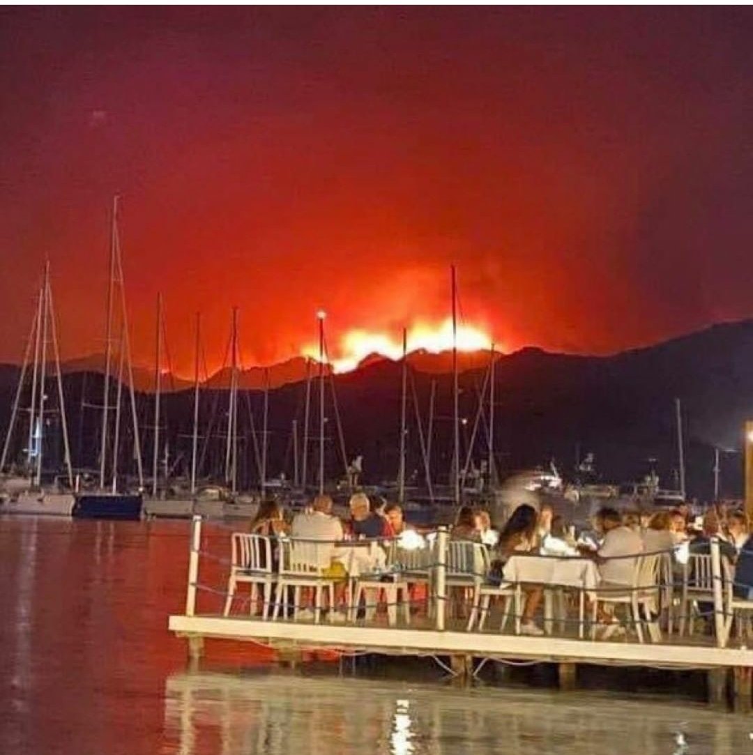 drkaanyl's tweet photo. Bana insanın bencilliğinin resmini çizebilirmisin abidin... 
#Alanyayanıyor #Manavgatyanıyor #Turkiyeyanıyor https://t.co/IsjhGSSIo9