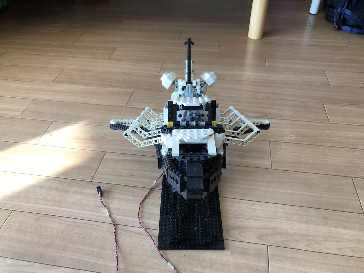 EpicSpaceModels's tweet image. This one will need some serious restoration work. Can someone guess how old this model is?