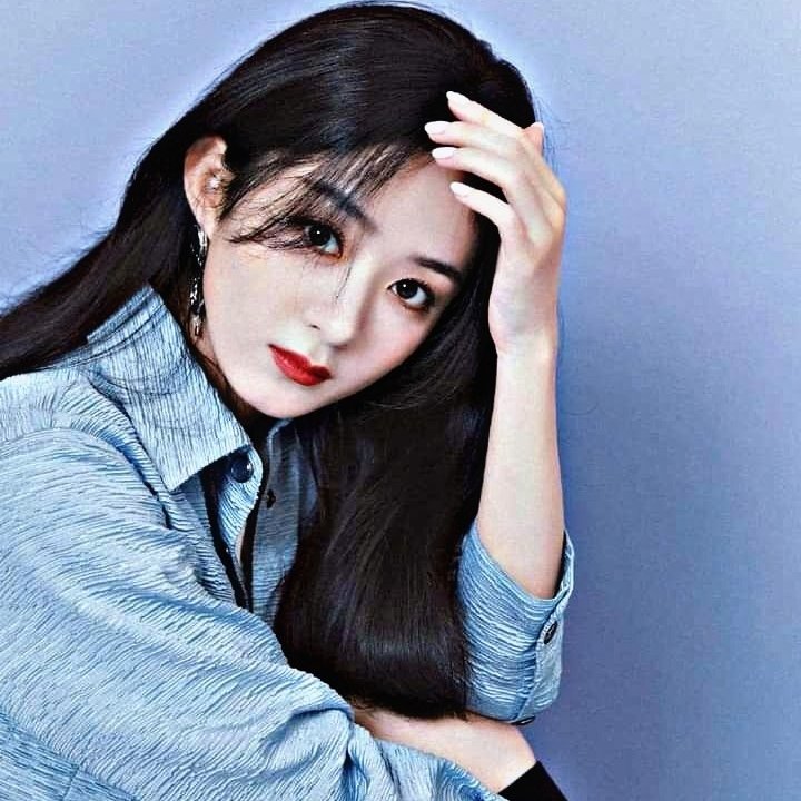 Men Nikol Enistonning ogziga keldim. Plajda gey porno