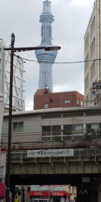 本日のふたけっと当スペースにお立ち寄り頂きありがとうございました❗️久々のリアルイベント、めちゃ楽しかったです☺️スケブは5枚描かせて頂きました。新刊少し余ったのでメロンさんにお預けしました。そちらの詳細はまた後程!
ちなみに朝投票した4レースは全滅でした…😧明日もガンバるゾイ! 
