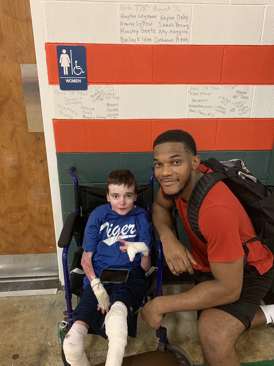 samschulz9's tweet image. Great time watching some former local stars tonight. It was a great event #FTF @jaypack1322 @dhpenn30 @BooGib_  @ Alphonso Baity @ Jacob Norman @ alex Stein @ nate Hanson @ Mario Barnes