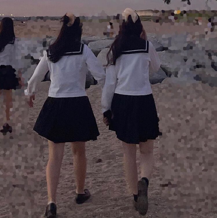 muuuuu_21's tweet image. 私左で右友達なんですけど
10キロ差あるように見えますか！！！！？
隣の友達がちぼこに可愛くて白くて女子の見本みたいなもんだでちょっと憧れてるからちょっと嬉しいが（？？）
リバウンドしたけど第1回ダイエットしててよかったと思えました
筋トレ最高筋トレしてください
友達許可貰ってます！！