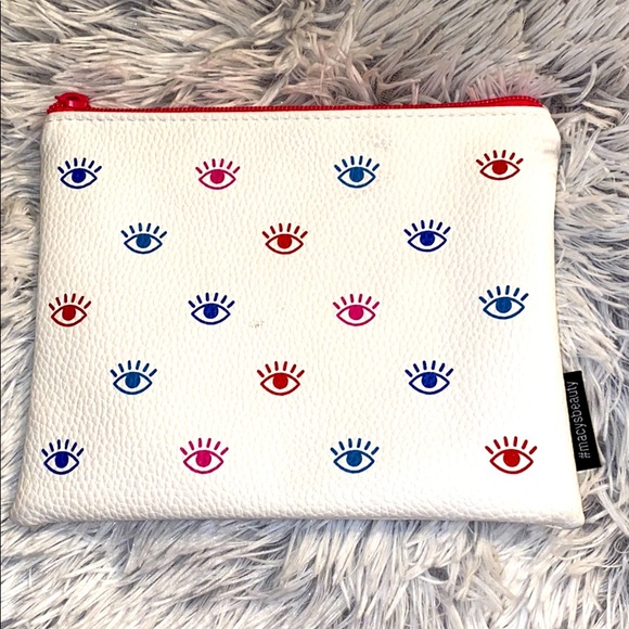 SatinNSteel's tweet photo. So good I had to share! Check out all the items I'm loving on @Poshmarkapp #poshmark #fashion #style #shopmycloset #macys #victoriassecret: https://t.co/589WmRSzHl https://t.co/PR398mdrqZ