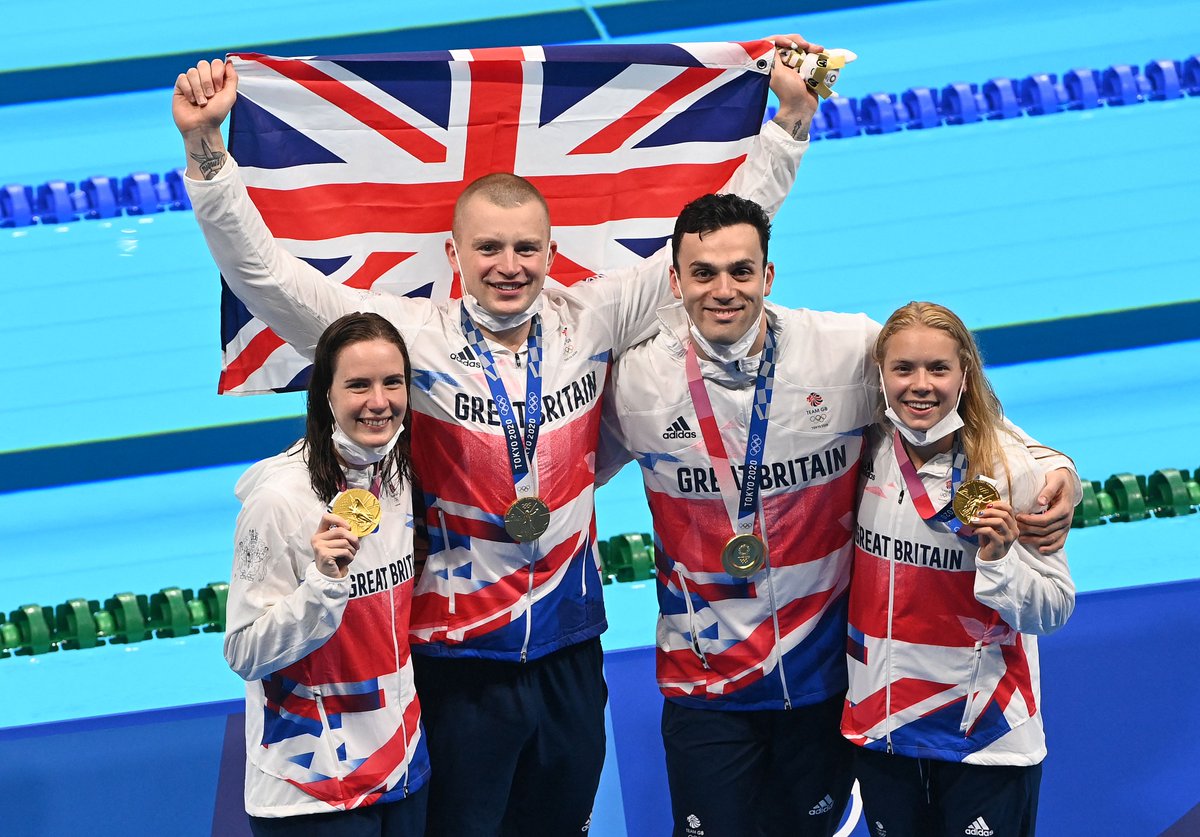 🎶 We are the champions, my friends 🎶

Congratulations to the new Mixed Medley Relay world record holders and #Tokyo2020 Olympic champions <a href="/Dawson_Kathleen/">Kathleen Dawson</a>, <a href="/adam_peaty/">Adam Peaty OBE</a>, <a href="/Jimbob95goon/">James Guy</a> and <a href="/annahopkin/">Anna Hopkin</a> 

#TeamGB #InspiredToTry