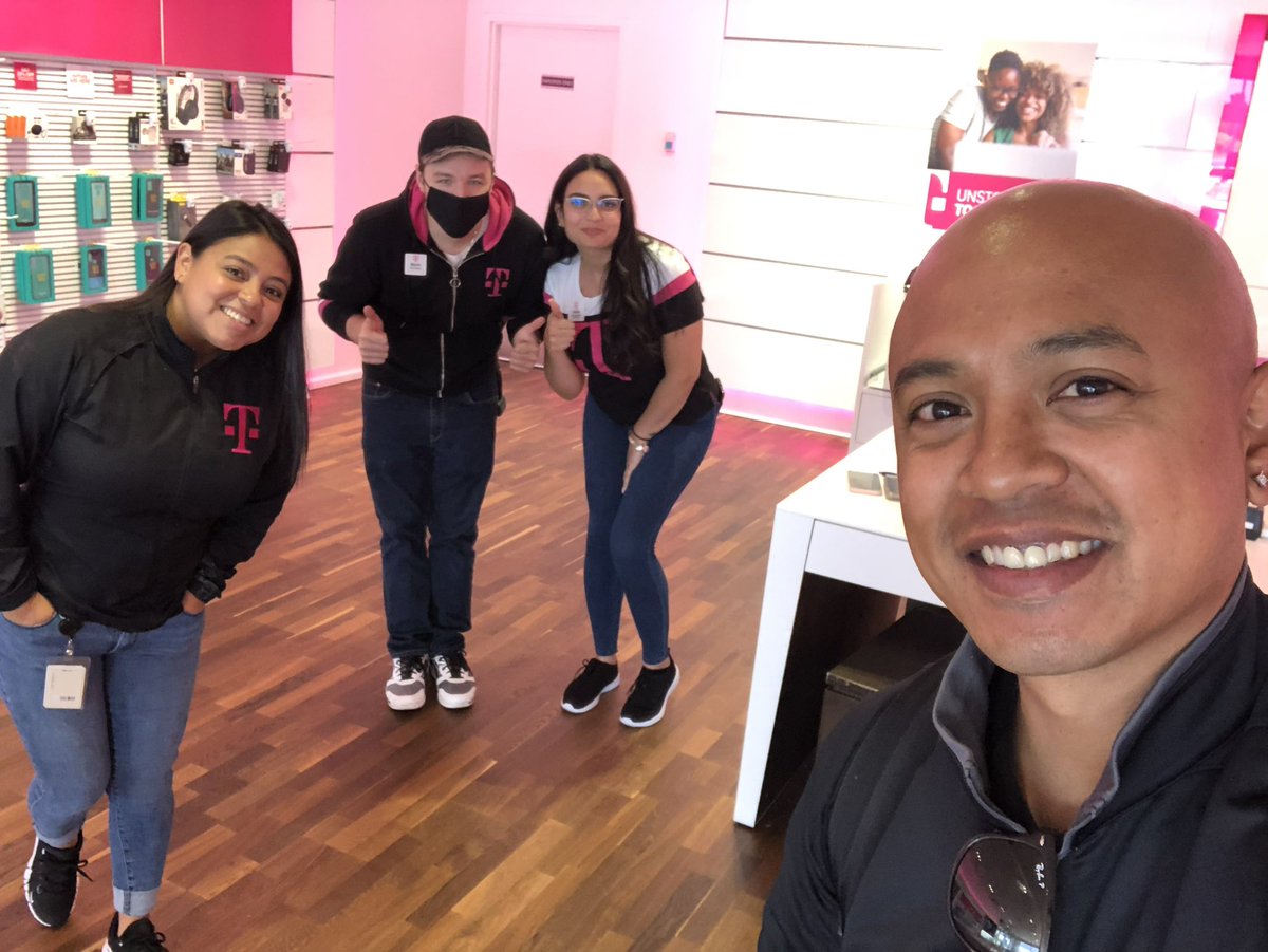 AngelGomez143's tweet photo. Wheaton team in the house! โ
๐๐คฉGreat to meet RSM Delilah & new hire Marvin who already closed a TFB lead. Simply a #MidwestThing & asking Business or Personal! @TMobile is the best place to work with the best employees! #WeWontStop #DreamBigandDeliver @RJGomezIII @TracyNolan_ https://t.co/wVg0oinGHk