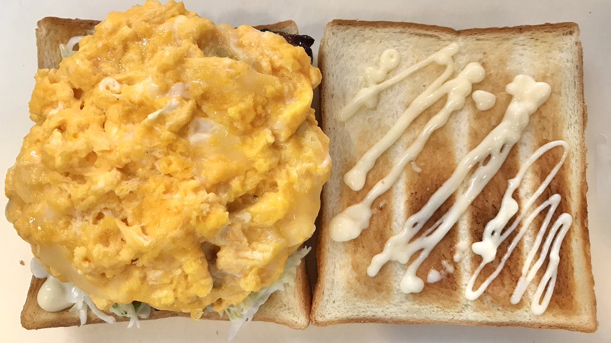 mainooyatsu's tweet photo. ふわたま照り焼きチキンサンド🥪 https://t.co/7lDkiTxxzv