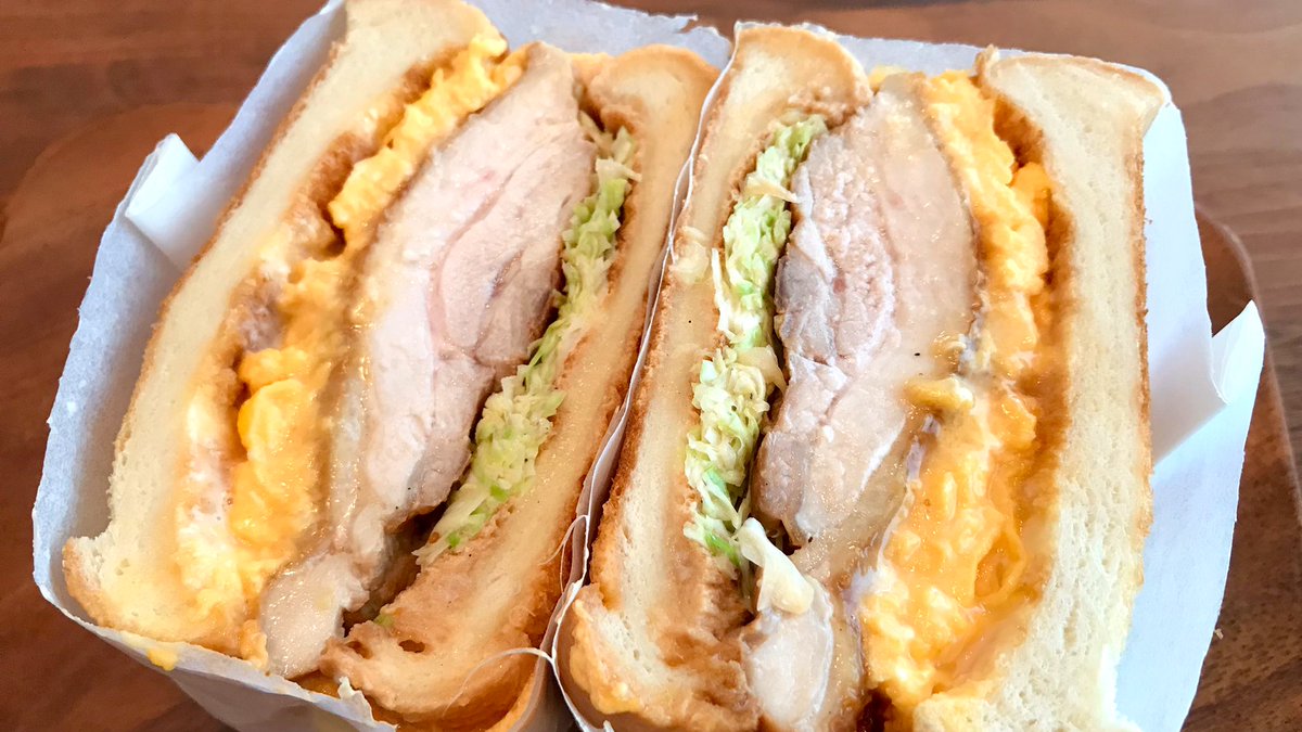 mainooyatsu's tweet photo. ふわたま照り焼きチキンサンド🥪 https://t.co/7lDkiTxxzv