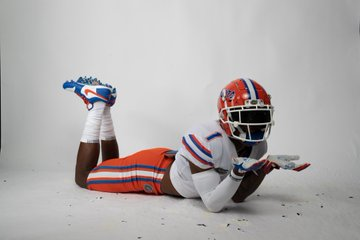 #Rivals100 WR Evan Stewart tells @CJ_Clarke1 the #Gators are still leading in his recruitment.

"Every time I come up here, it gets better and better."

Full story at <a href="/GatorsTerritory/">Gators Territory</a>:

➡️ florida.rivals.com/news/evan-stew…